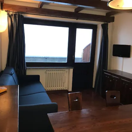 4 Palace Apartment